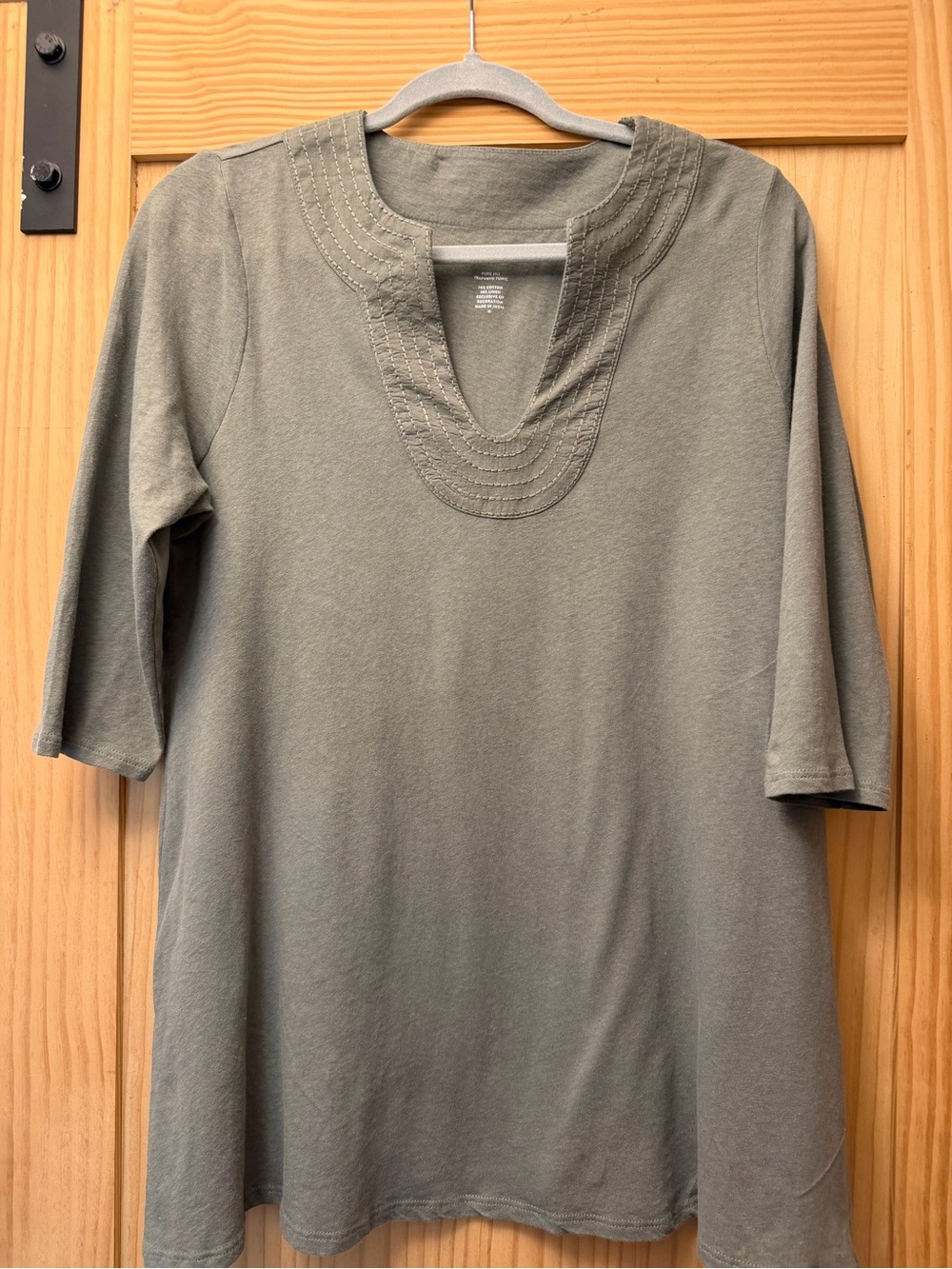 Relaxed Scoop-Neck Short Sleeve Tee in Olive